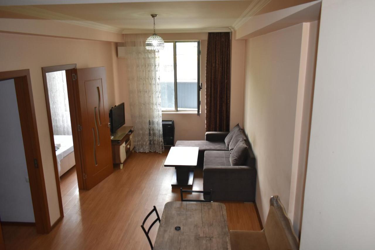 Ucha'S Apartment บาทูมิ ภายนอก รูปภาพ