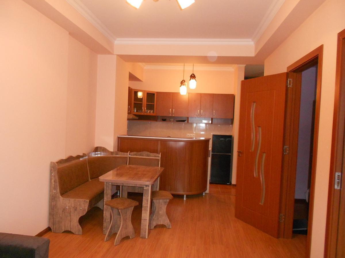 Ucha'S Apartment บาทูมิ ภายนอก รูปภาพ
